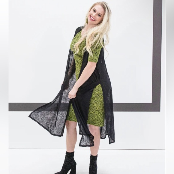 ☀️ LulaRoe “Joy” Sleeveless Red Vest - XS - Picture 6 of 8